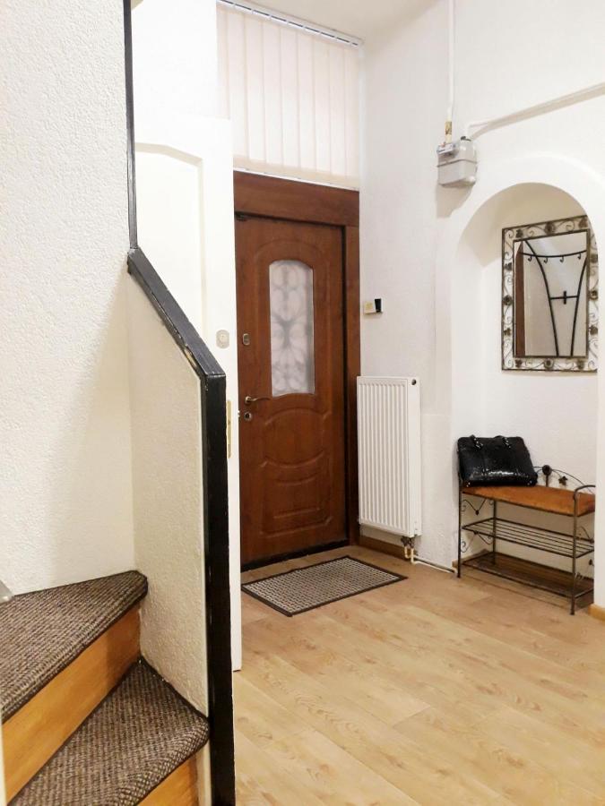 Regrand Apartment On Svobody 22 Lviv Buitenkant foto