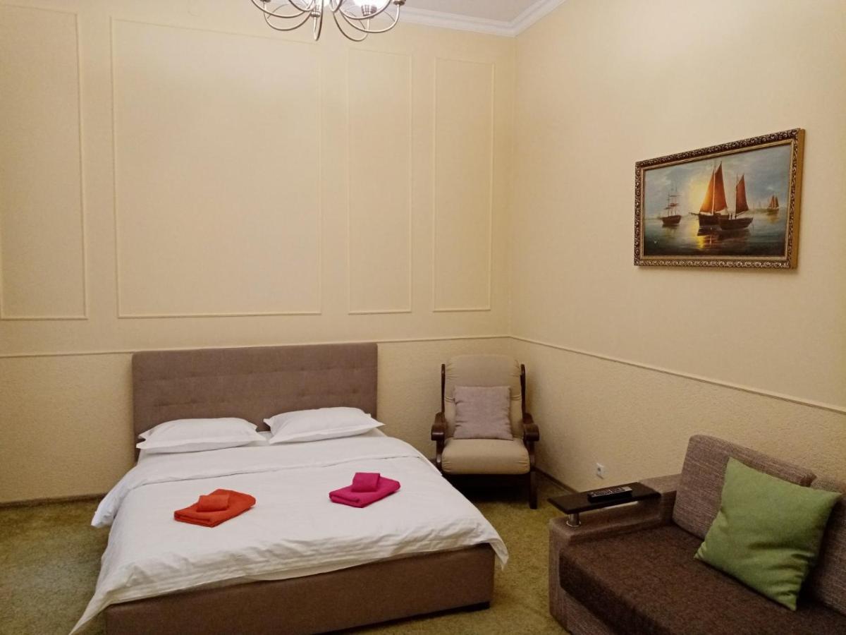 Regrand Apartment On Svobody 22 Lviv Buitenkant foto